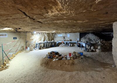 Galerie souterraine des Carrières du Chemin de Vez visitée par le club